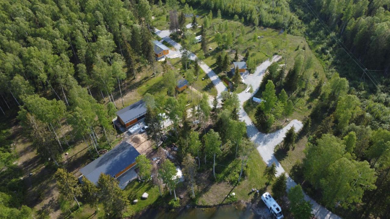 Marika Puhkekuela - Metsanurga Oeoemaja "Shared Bathroom" Nova Eksteriør bilde