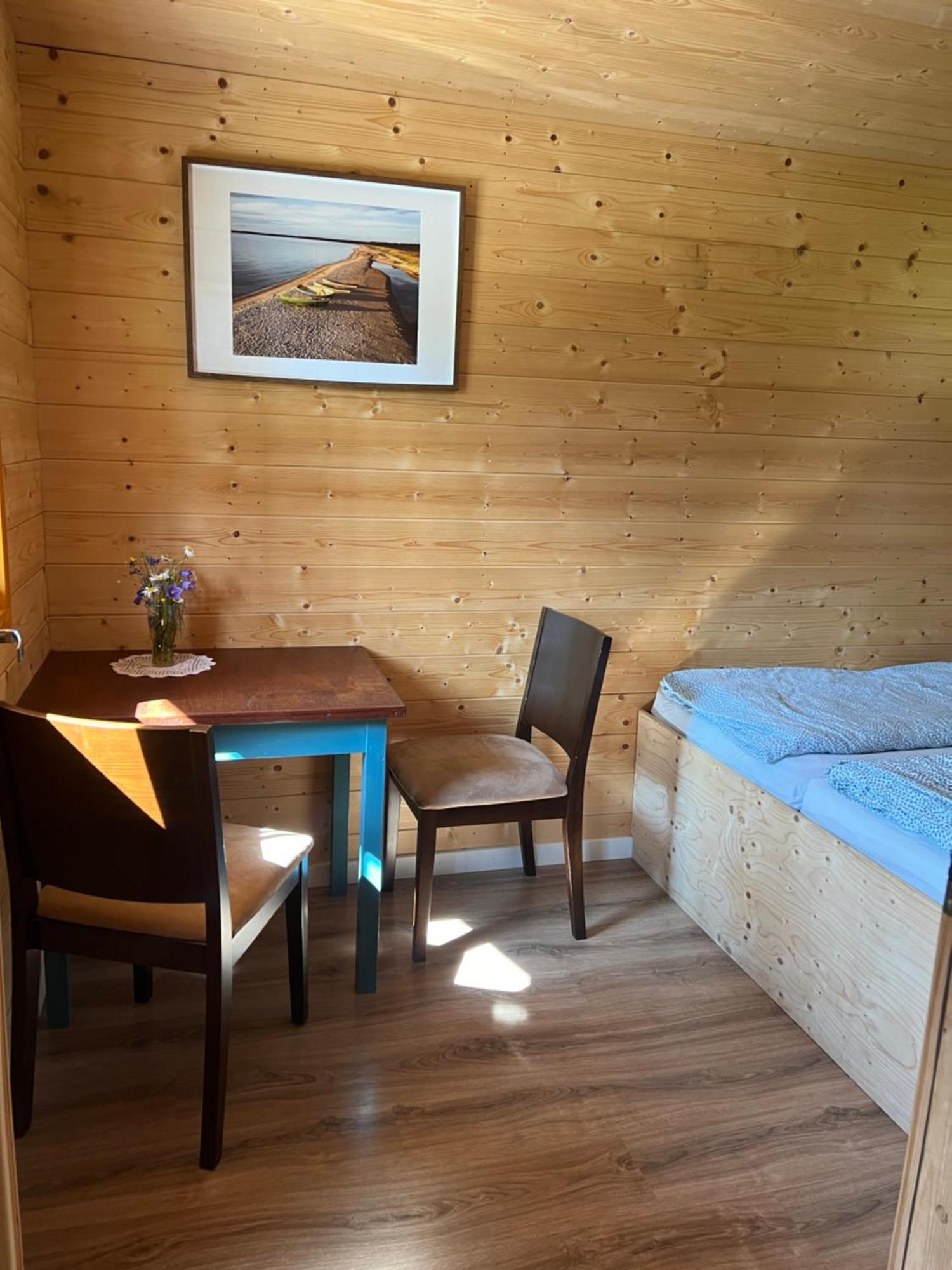 Marika Puhkekuela - Metsanurga Oeoemaja "Shared Bathroom" Nova Eksteriør bilde